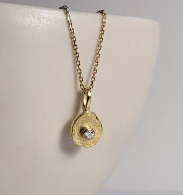 Pendentif GRANAE - or